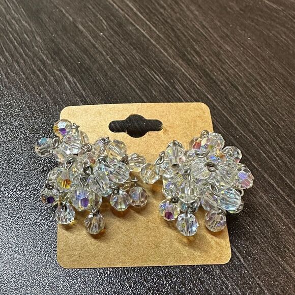 Vintage Aurora Borealis crystal clip on earrings! - Picture 4 of 9